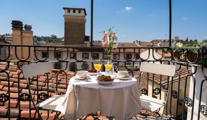 Terrace apt in Piazza Strozzi-center of Florence