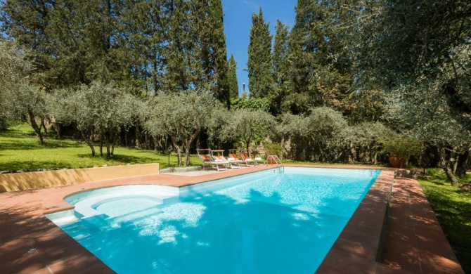 Villa in Private Estate,shared Pool,parking,3km to Ponte Vecchio