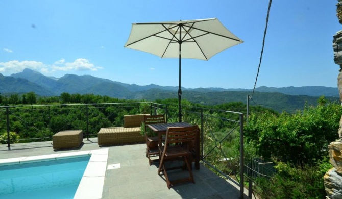 Historic Cottage in Fivizzano with Swimming Pool