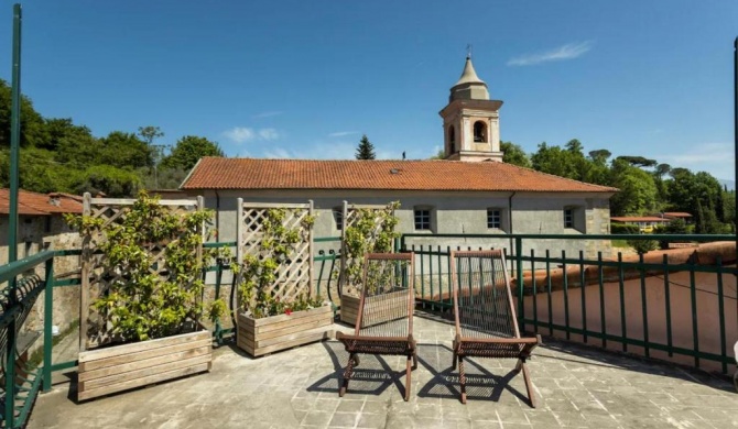 La Dimora del Borgo Antico - Holiday House in Tuscany Lunigiana near 5 Terre, WiFi, Panoramic Terrace