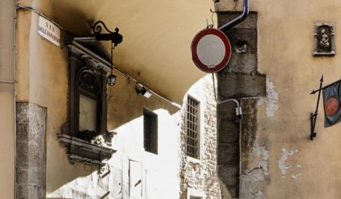 Riverside Apartment in Florence