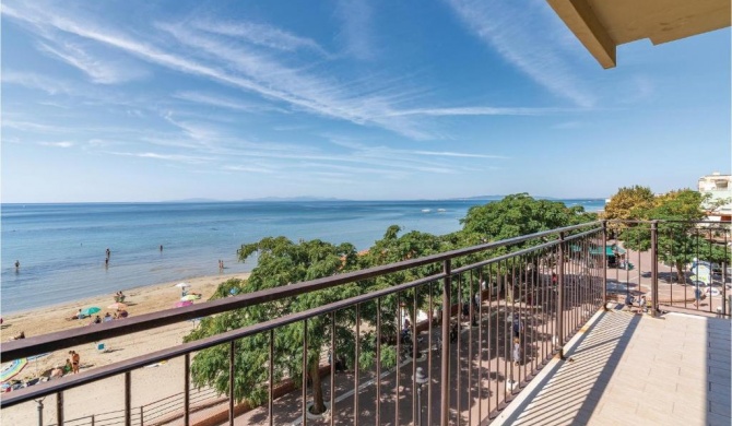 Nice apartment in Follonica GR with 3 Bedrooms and WiFi