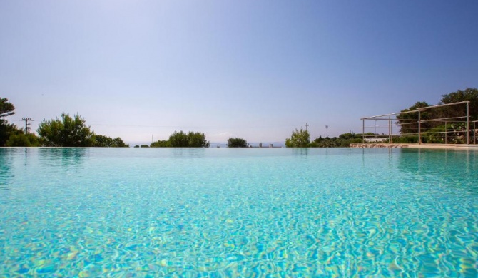 VILLA BIANCA con piscina e vista mare