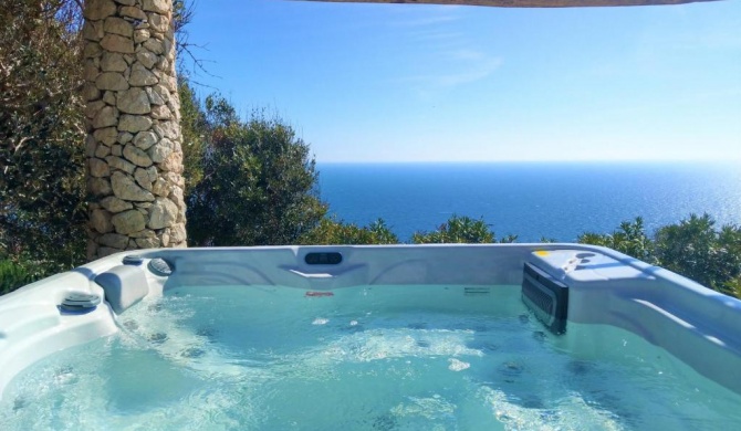 Villa with heated jacuzzi and stunning sea view