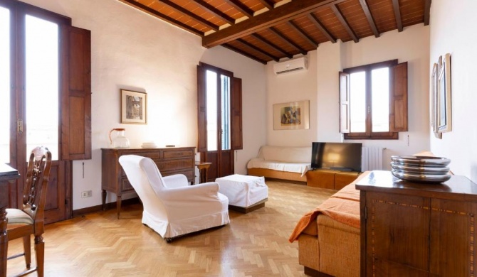 Palazzo Cecchi Luxury Apartment