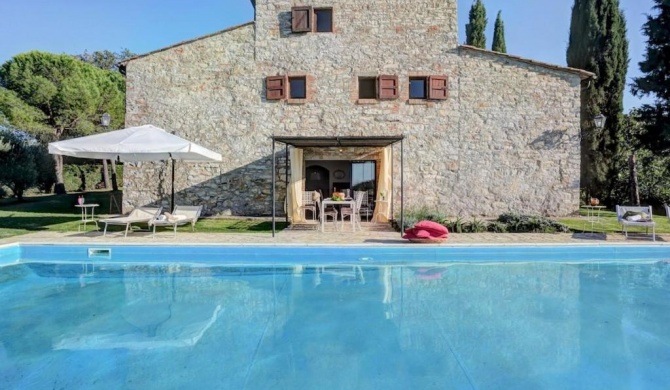 Villa in Gaiole in Chianti with Private Swimming Pool