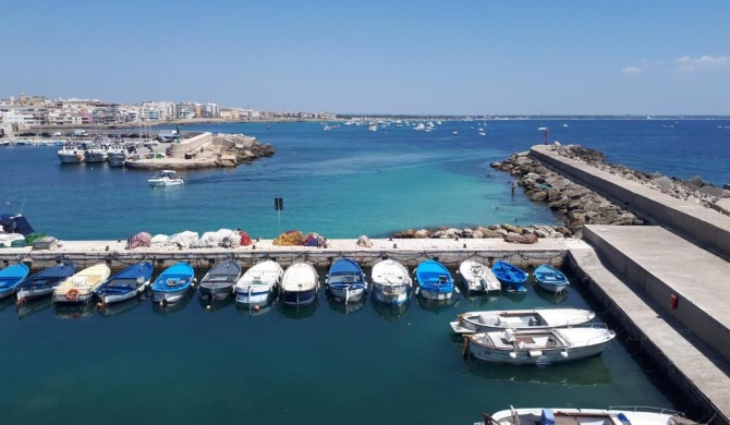 casa ristrutturata centro storico con vista mare