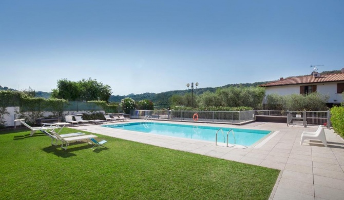 Casa Lorella-Con piscina e vista lago