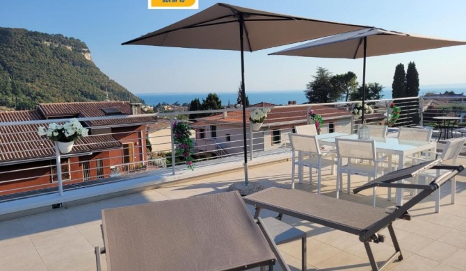 Garda view - Nuovo appartamento con solarium vista lago