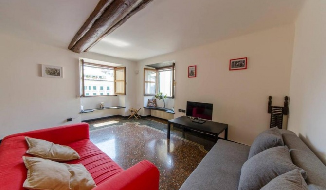 ALTIDO Colorful Flat for 5 close to Piazza De Ferrari