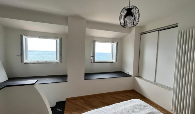 Brand new apartment with seaview & private parking