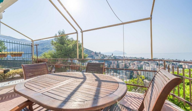 Nervi Panoramic Seaview Flat