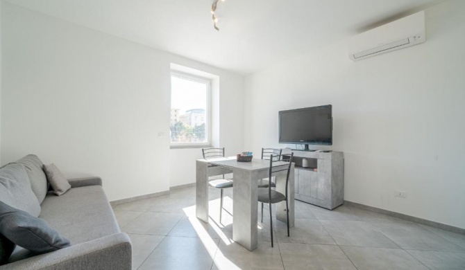 NEW!Central Apt 5 min walk from the metro Brignole